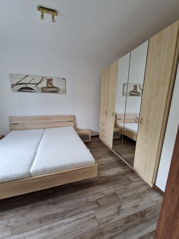Freshly Renovated 2-Room Home with Balcony in Stuttgart-Gablenberg