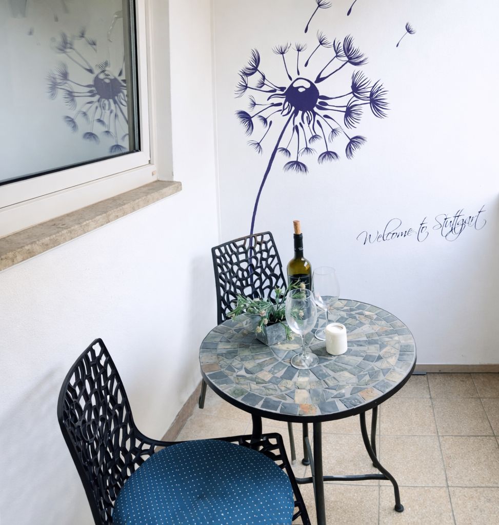 Modern Furnished Home — Balcony Overlooking South Stuttgart – photo 2