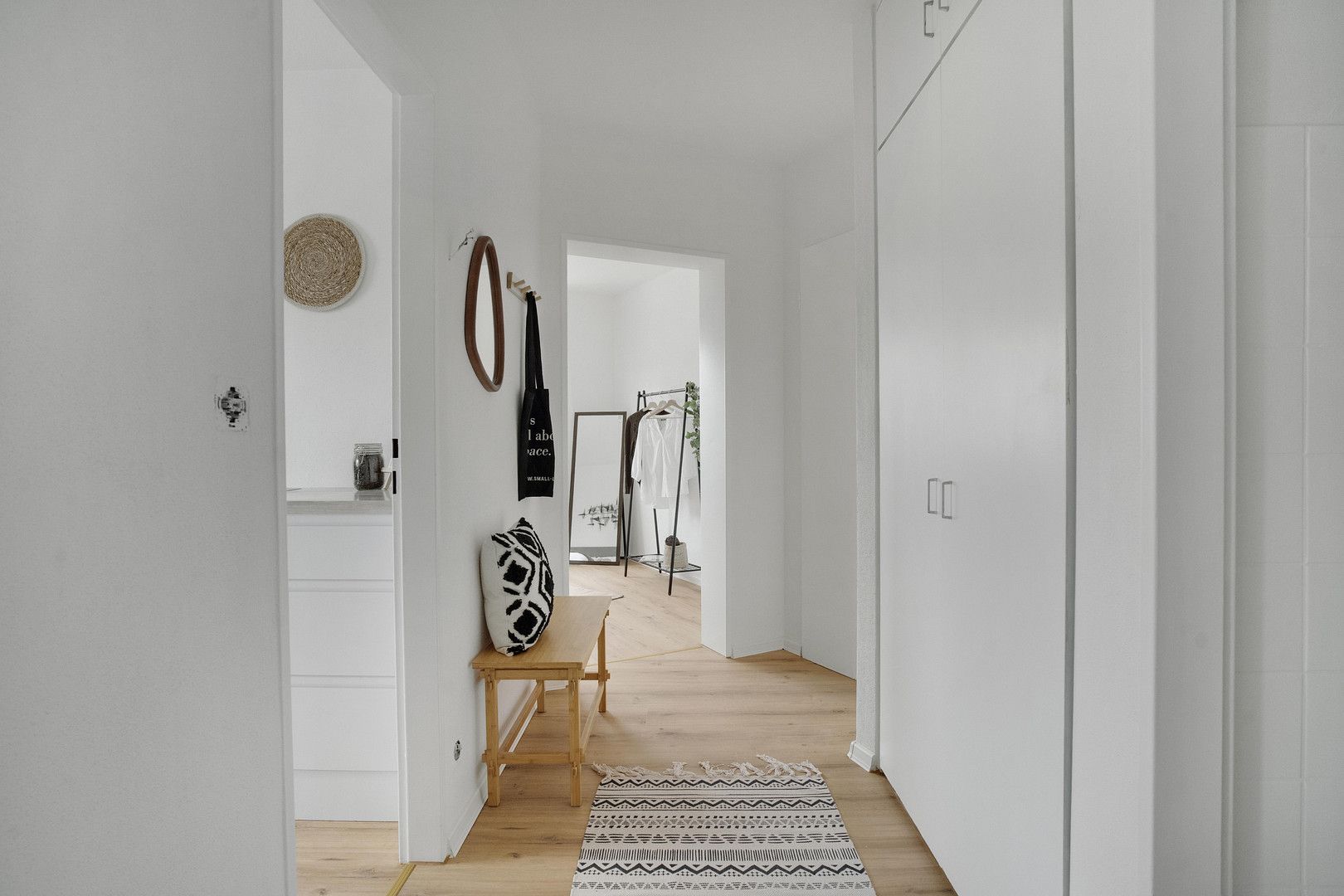 Bright, modern, and light-filled 2-room apartment in a great location in Nuremberg! – photo 2