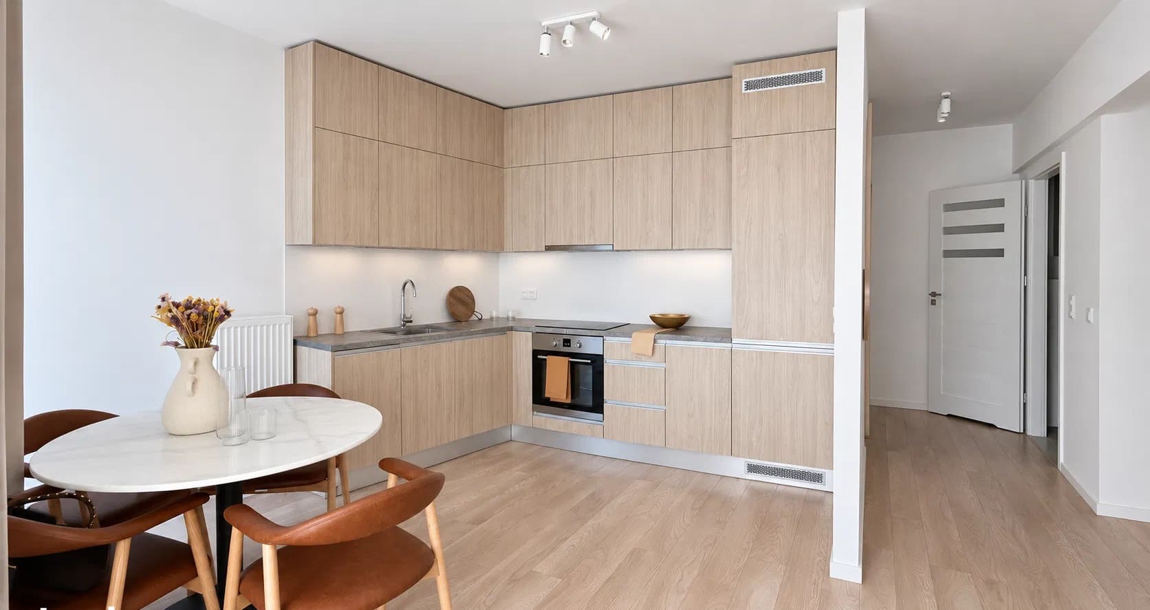 Moderne 1-Zimmer-Wohnung mit 47 m² und Stellplatz – photo 3